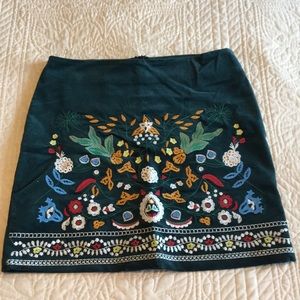 Simplee size XL green corduroy embroidered skirt